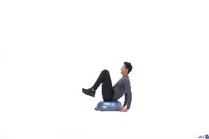 حرکات تمرینی با توپ - حرکت BOSU knee tuck